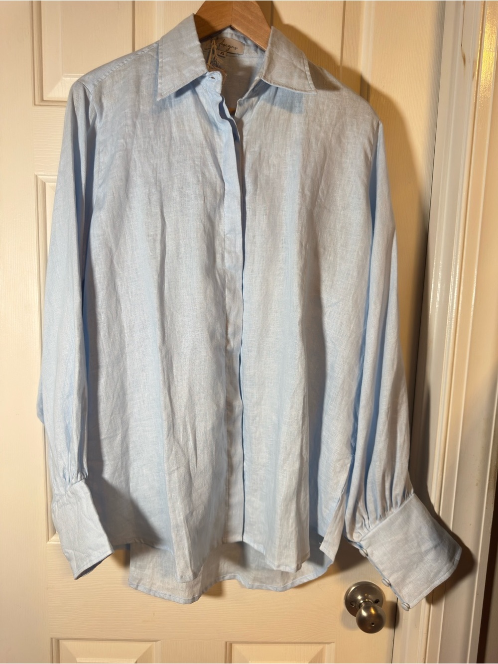 NEW LJC DESIGNS women's 100% linen Button Down Baby Blue long Sleeve shirt. Xl